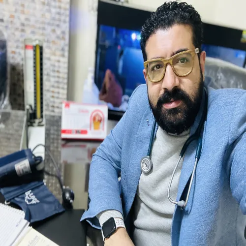 الدكتور عبدالله ربيع اخصائي في الجهاز الهضمي والكبد
