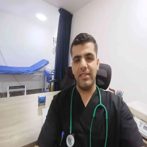 د. عمر محمد اللوزي اخصائي في طب عام