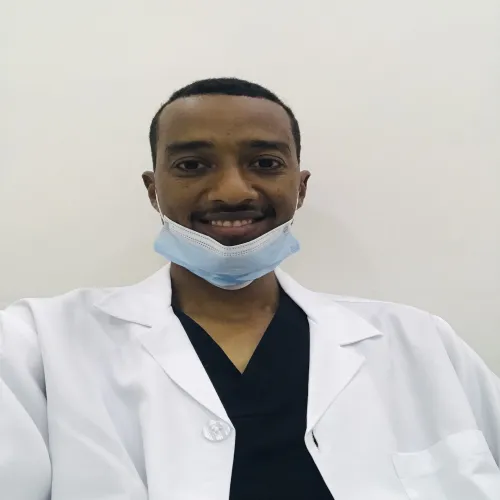 د. عمر مصطفى اخصائي في طب عام