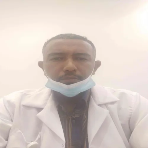 د. عمر عبدالله محمد اخصائي في طب الاسرة