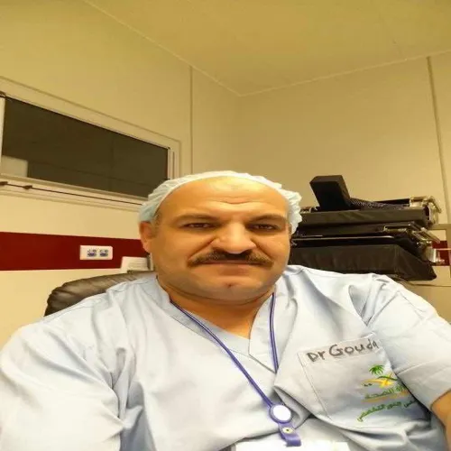 د. جوده كمال عبد المغني اخصائي في جراحة دماغ  و اعصاب و عمود فقري