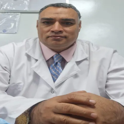الدكتور عرفات محمود عبد الرحمن اخصائي في طب عام،القلب والاوعية الدموية