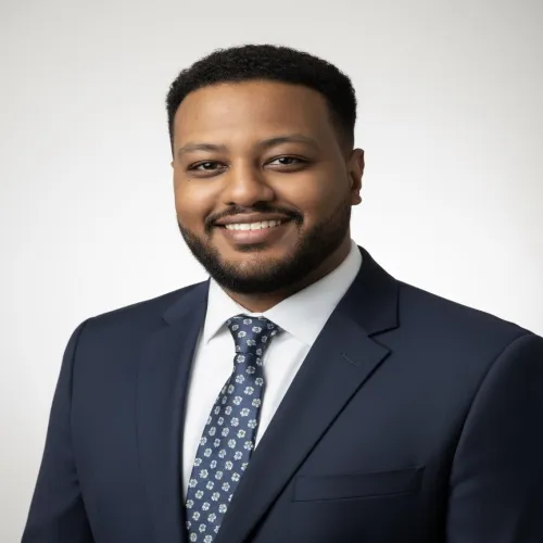 د. احمد الامين اخصائي في طب عام