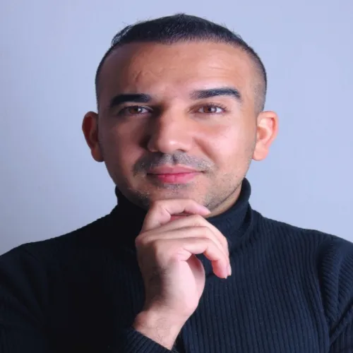 د. احمد الباش اخصائي في تقويم الأسنان