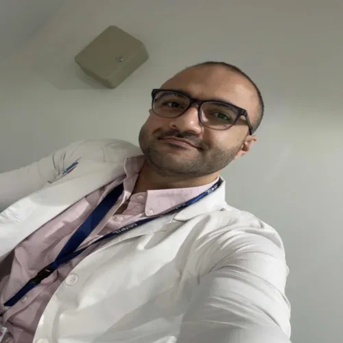 د. محمد احمد صابر اخصائي في طب عام