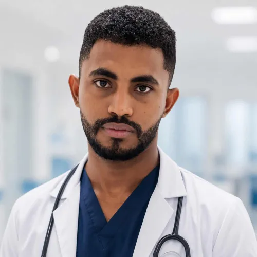 د. حسام الدين حاتم بشير اخصائي في طب عام
