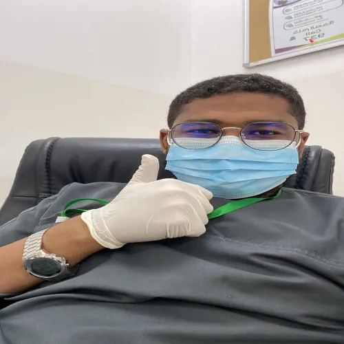 د. ياسر عادل الرشيد اخصائي في طب عام
