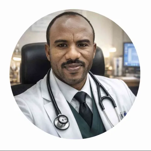 د. حمدي محمد آدم اخصائي في طب عام