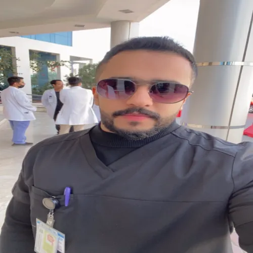 د. عبدالاله عسيري اخصائي في طب الاسرة