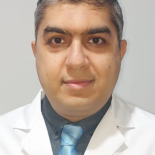 د. احمد الصروي اخصائي في جراحة الأورام