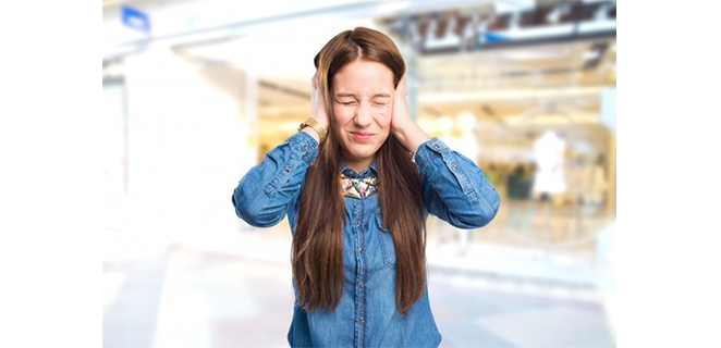 التهاب الاذن الوسطى مع انصباب