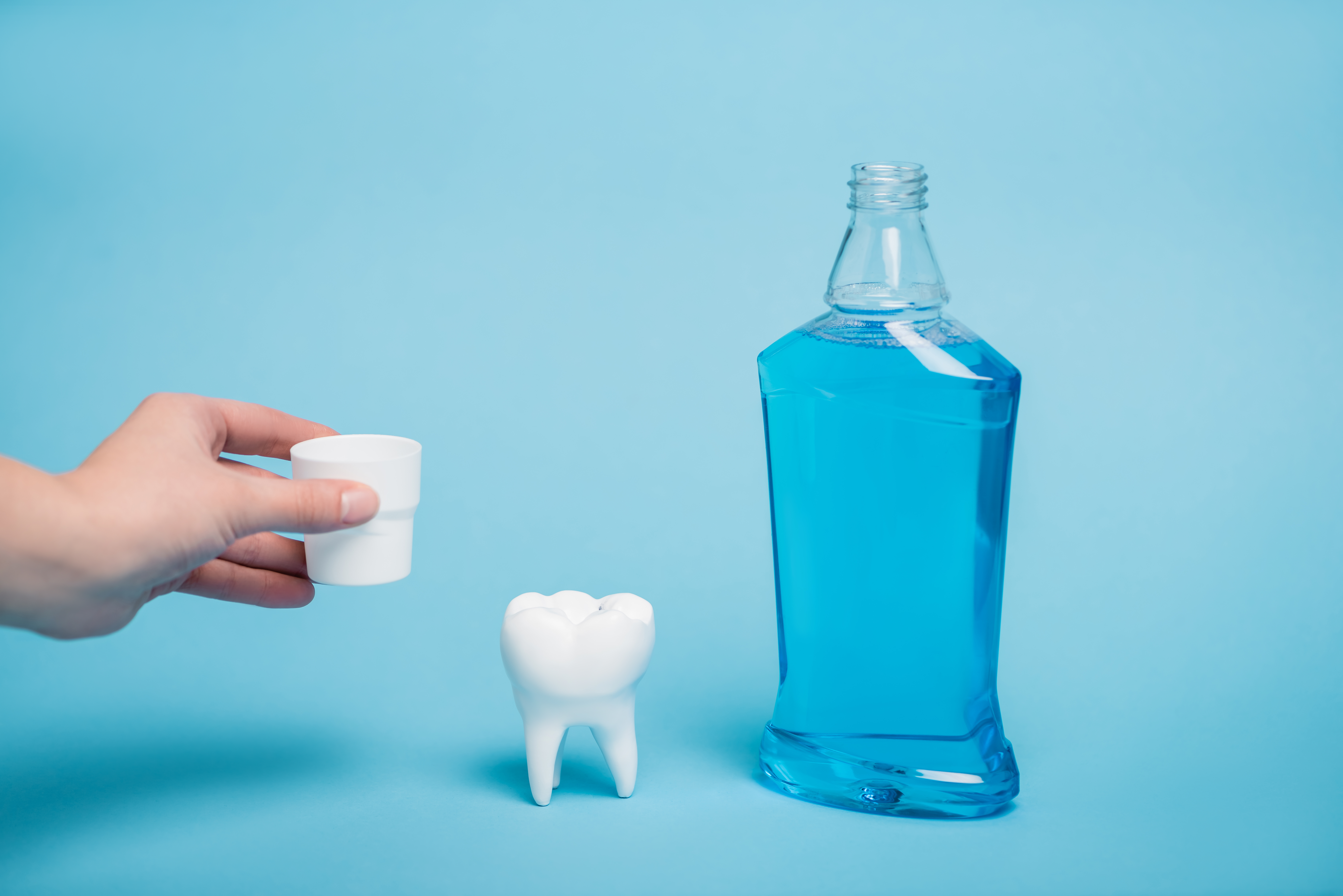 أنواع غسول الفم بالصور: دليلك لاختيار أفضلها!