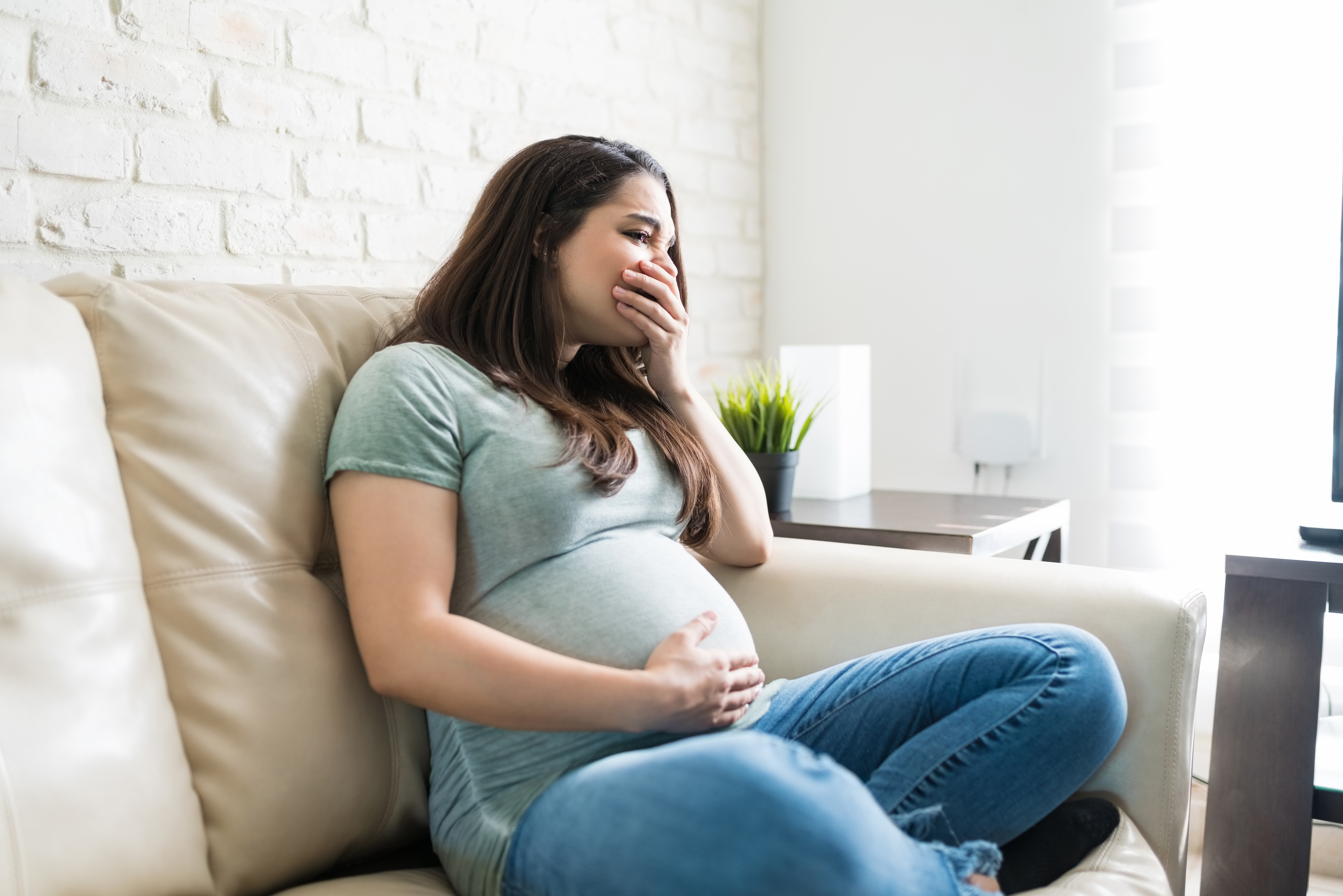 كيف تكون رائحة ماء الجنين؟