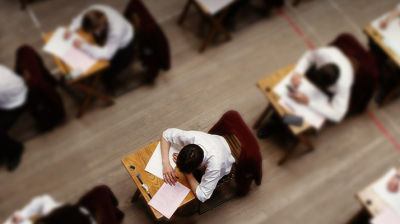 ماذا ناكل خلال الاختبارات لنقلل التوتر