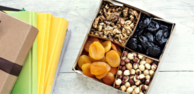 أطعمة أساسية يحتاجها الطفل أثناء الدراسة والامتحانات