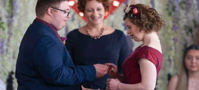 هل يستطيع المصاب بمتلازمة داون الزواج والانجاب