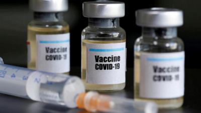 تطعيم كبار السن بلقاح يقي من كوفيد-19