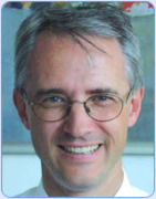 الدكتور Prof. Dr. med. Armin E. Heufelder