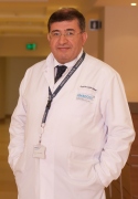 الدكتور Zafer Gülbaş اخصائي في امراض الدم والاورام