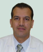 الدكتور اسامة خليل اخصائي في طب عيون