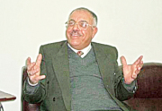 الدكتور احمد ابو الرب اخصائي في دماغ واعصاب