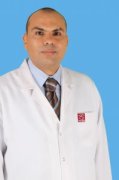 د. شريف عميرة اخصائي في طب عيون
