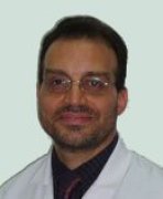 د. ايمن الصناديلى اخصائي في طب عيون