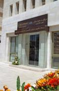 مركز مايا خلف لزراعة وتقويم الاسنان اخصائي في طب اسنان