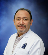 الدكتور مهدي تورس اخصائي في طب اسنان