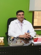 د. صلاح الطويل اخصائي في طب اسنان