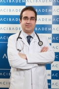 د. احمد اكيول اخصائي في القلب والاوعية الدموية
