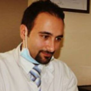 الدكتور أحمد أبوصالح اخصائي في جراحة الفك والاسنان