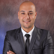 الدكتور احمد عليان