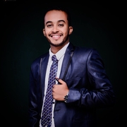 د. عبدالله عادل اخصائي في صيدلاني