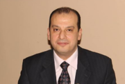 الدكتور مدحت النياد اخصائي في الجهاز الهضمي والكبد