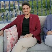 الدكتور احمد صلاح اخصائي في طب عام