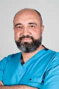 الدكتور اياد تاج الدين