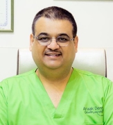 الدكتور فؤاد العبادي اخصائي في تقويم الاسنان