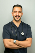 د. سيف الدين رياض الدويري اخصائي في طب عام