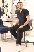 د. احمد خلف النوايسه اخصائي في طب عيون
