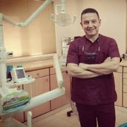 د. بلال غنيم اخصائي في طب اسنان