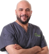 الدكتور مهند كامل الجمال اخصائي في طب اسنان