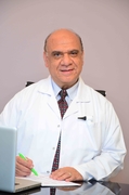 الدكتور عفت عبدالفتاح اخصائي في الانف والاذن والحنجرة