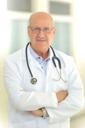 الدكتور مصطفى الفلاح اخصائي في طب أطفال