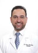 الدكتور سعيد ابو ميزر اخصائي في طب اسنان