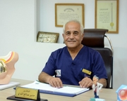 الدكتور منير اندي اخصائي في طب عيون،جراحة عامة