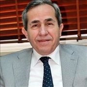 الدكتور محمد تيسير ابو رجب اخصائي في باطنية،الجهاز الهضمي والكبد