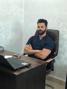 د. ايمن الحسن اخصائي في جراحة الفك والأسنان