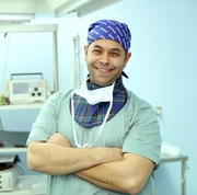 الدكتور محمد سلامه اخصائي في امراض الدم والاورام