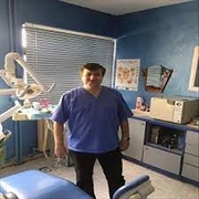 د. سعيد الفرخ اخصائي في جراحة الفك والأسنان